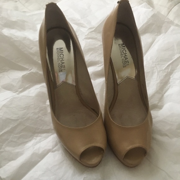 MICHAEL Michael Kors | York Platforms - Picture 7 of 10